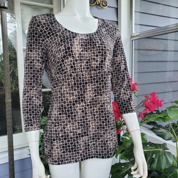 Liz Claiborne Poly Spandex Circle Print Top Size Small - Picture 6 of 6